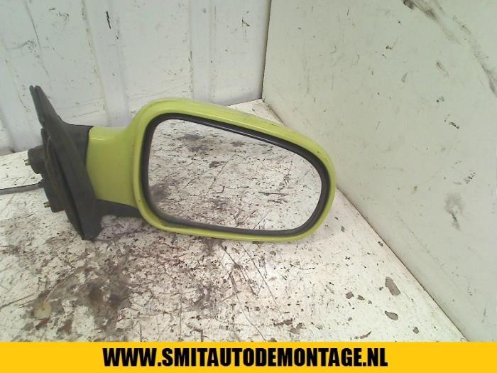 Wing mirror, right from a Daihatsu Sirion/Storia (M1) 1.0 12V 1998
