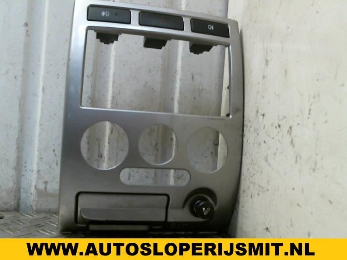 Używane Przegroda kabiny Kia Rio (DC22/24) 1.5 16V Cena na żądanie oferowane przez Autodemontagebedrijf Smit