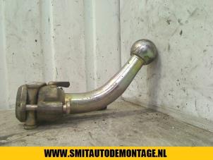 Used Towbar Ford Focus 1 1.6 16V Price on request offered by Autodemontagebedrijf Smit