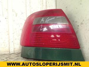 Usados Luz trasera izquierda Audi A4 (B5) 1.6 Precio de solicitud ofrecido por Autodemontagebedrijf Smit