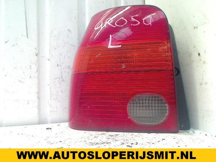 Luz trasera izquierda de un Seat Arosa (6H1) 1.0 MPi 1997