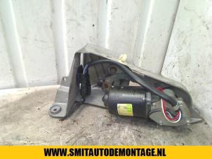 Used Rear wiper motor Renault Twingo (C06) 1.2 16V Price on request offered by Autodemontagebedrijf Smit