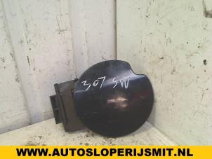 Used Tank cap cover Peugeot 307 SW (3H) 2.0 HDi 110 FAP Price on request offered by Autodemontagebedrijf Smit