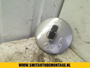 Used Tank cap cover Peugeot 206 (2A/C/H/J/S) 1.9 D Price on request offered by Autodemontagebedrijf Smit
