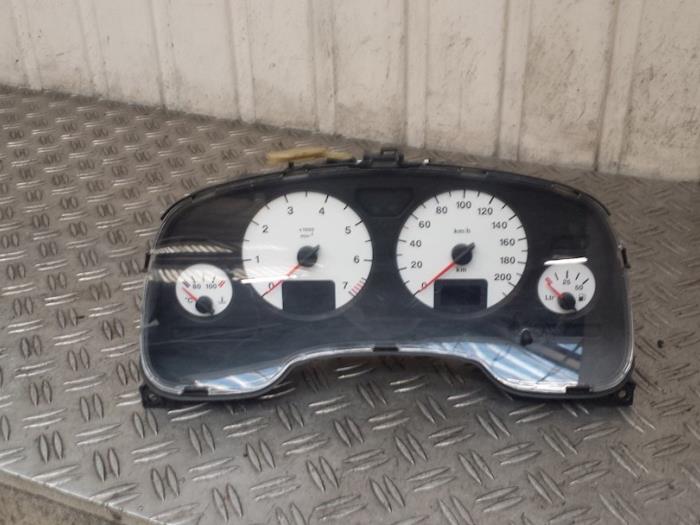 Instrument panel from a Opel Astra G (F08/48) 1.6 16V 1999