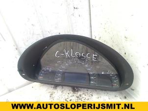 Used Odometer KM Mercedes C (W203) 2.2 C-220 CDI 16V Price on request offered by Autodemontagebedrijf Smit