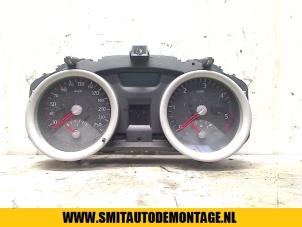Usagé Compteur kilométrique KM Renault Megane II (BM/CM) 1.9 dCi 120 Prix sur demande proposé par Autodemontagebedrijf Smit