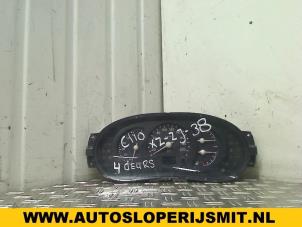 Used Odometer KM Renault Clio II (BB/CB) 1.6 Price on request offered by Autodemontagebedrijf Smit