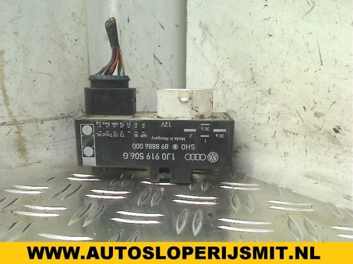 Relay from a Seat Toledo (1M2) 1.6 1999