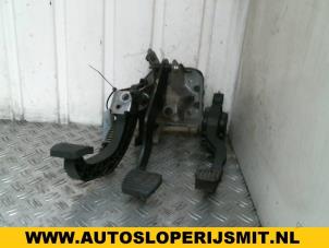 Used Set of pedals Peugeot 206 SW (2E/K) 2.0 HDi Price on request offered by Autodemontagebedrijf Smit