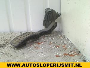 Used Set of pedals Renault Laguna II Grandtour (KG) 1.9 dCi 120 Price on request offered by Autodemontagebedrijf Smit