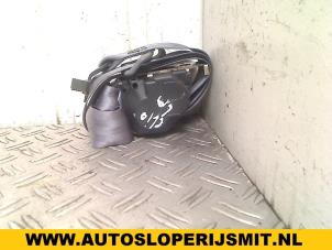 Used Rear seatbelt, left Renault Clio II (BB/CB) 1.4 Price on request offered by Autodemontagebedrijf Smit