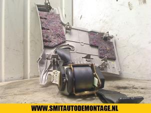 Used Rear seatbelt, right Renault Megane II (BM/CM) 1.9 dCi 120 Price on request offered by Autodemontagebedrijf Smit