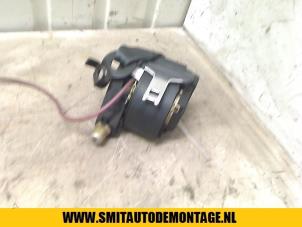 Used Rear seatbelt, right Renault Clio II (BB/CB) 1.4 16V Price on request offered by Autodemontagebedrijf Smit