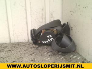 Used Rear seatbelt, right Renault Laguna II Grandtour (KG) 2.2 dCi 150 16V Price on request offered by Autodemontagebedrijf Smit