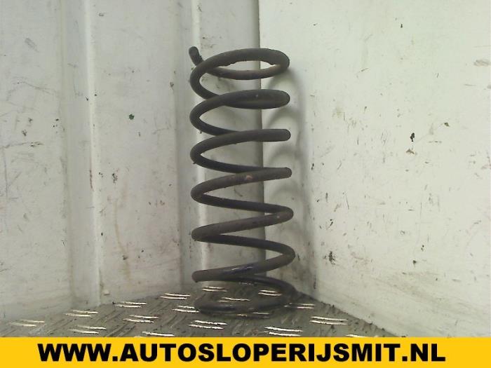 Front spring screw from a Hyundai Atos 1.0 12V 2001