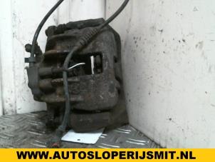 Used Front brake calliper, left Mercedes C Combi (S202) 2.2 C220TD 16V Price on request offered by Autodemontagebedrijf Smit