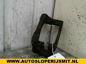 Used Front brake calliperholder, right Renault Twingo (C06) 1.2 Price € 20,00 Margin scheme offered by Autodemontagebedrijf Smit