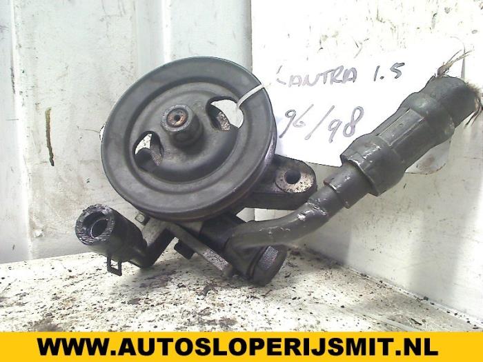 Usagé Pompe de direction Hyundai Lantra/Elantra II 1.5i GL,GLS 8V Prix sur demande proposé par Autodemontagebedrijf Smit