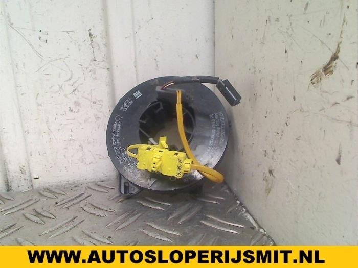 Airbagring from a Opel Astra G (F08/48) 1.6 16V 1998