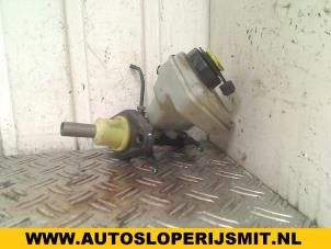 Używane Glówny cylinder hamulcowy Ford Ka I 1.3i (96 EEC) Cena na żądanie oferowane przez Autodemontagebedrijf Smit
