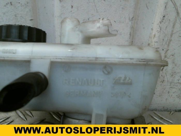 Cylindre de frein principal d'un Renault Laguna II (BG) 1.6 16V 2001