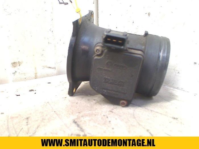 Usagé Débitmètre Volkswagen Passat (3B2) 1.8 20V Prix sur demande proposé par Autodemontagebedrijf Smit