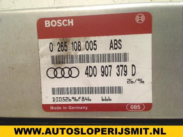 Ordinateur gestion moteur d'un Audi A4 Avant (B5) 1.9 TDI 1996
