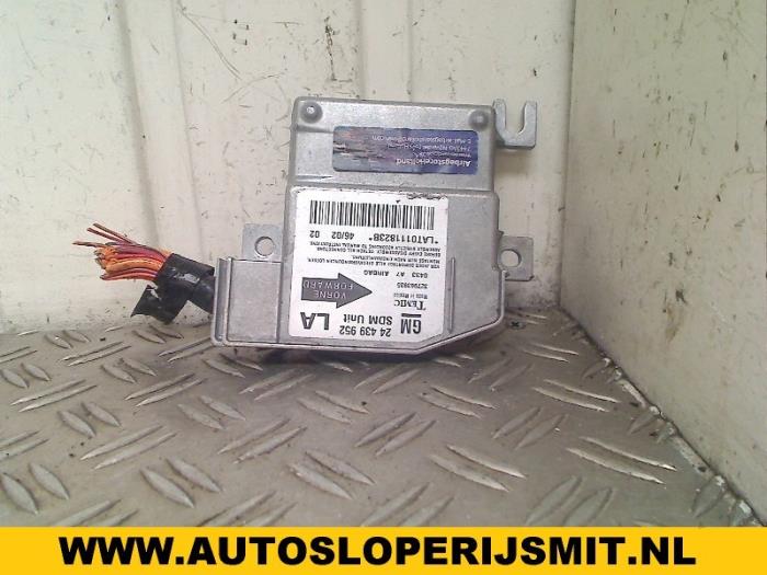 Ordinateur gestion moteur d'un Opel Astra G (F08/48) 1.6 16V 1998