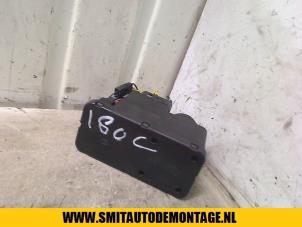 Usagé Pompe à vide assistant de freinage Mercedes C (W202) 1.8 C-180 16V Prix sur demande proposé par Autodemontagebedrijf Smit
