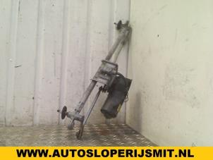 Used Wiper mechanism Renault Clio II (BB/CB) 1.4 Price on request offered by Autodemontagebedrijf Smit