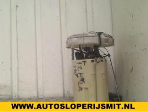 Used Mechanical fuel pump Alfa Romeo 147 (937) 1.6 Twin Spark 16V Price on request offered by Autodemontagebedrijf Smit