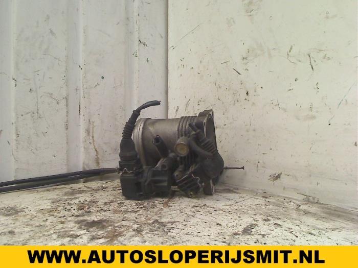 Gebrauchte Drosselklappengehäuse BMW 3 serie Compact (E36/5) 318 tds Preis auf Anfrage angeboten von Autodemontagebedrijf Smit