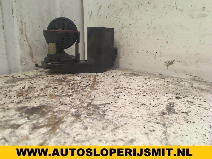 Gebrauchte Drosselklappengehäuse BMW 3 serie Compact (E36/5) 318 tds Preis auf Anfrage angeboten von Autodemontagebedrijf Smit