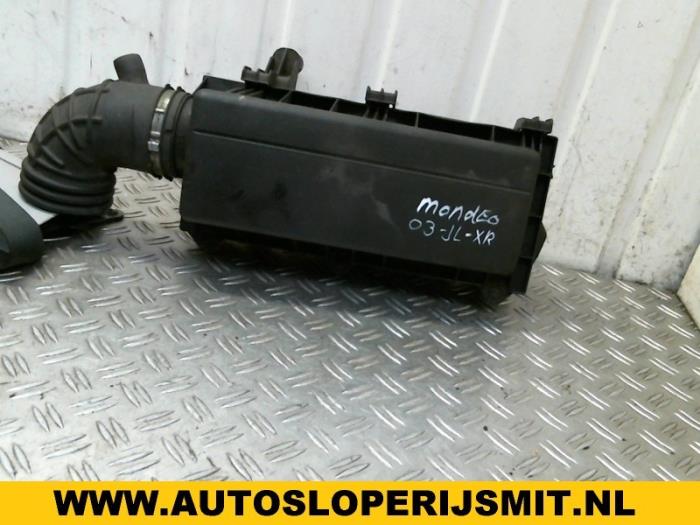 Begagnade Luftfilterhus Ford Mondeo III Wagon 1.8 16V Pris € 20,00 Marginaltabell erbjuds av Autodemontagebedrijf Smit