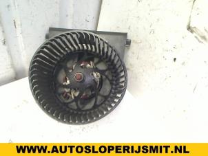 Usados Motor de ventilador de calefactor Seat Ibiza II (6K1) 1.4i Precio de solicitud ofrecido por Autodemontagebedrijf Smit