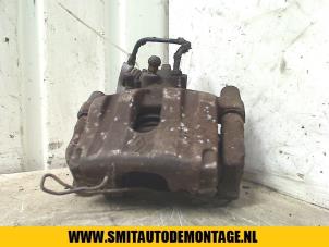 Usagé Etrier de frein (pince) arrière gauche Renault Laguna II (BG) 1.6 16V Prix sur demande proposé par Autodemontagebedrijf Smit