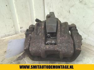 Used Front brake calliper, right Mercedes C-Klasse Price on request offered by Autodemontagebedrijf Smit
