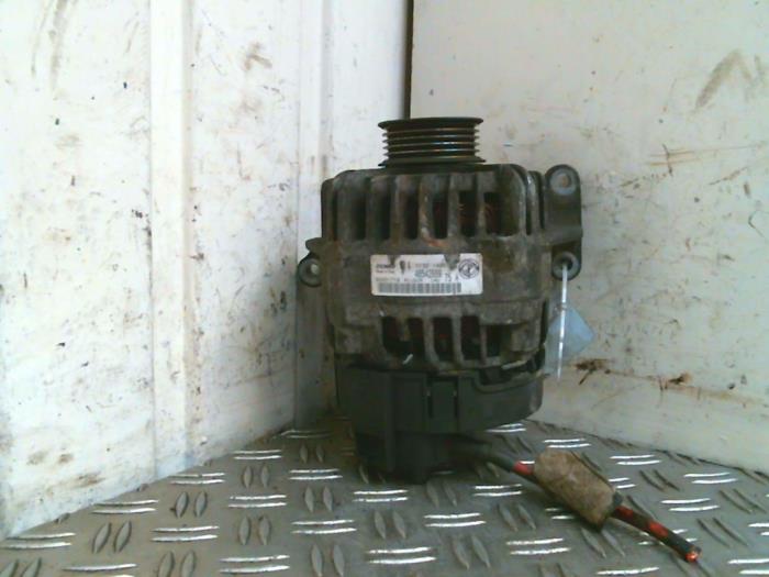 Begagnade Dynamo Fiat Punto Pris € 30,00 Marginaltabell erbjuds av Autodemontagebedrijf Smit