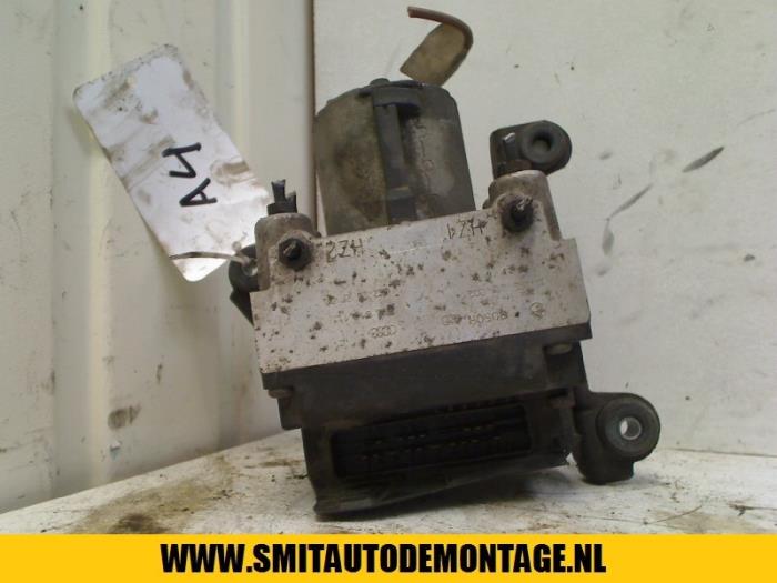 Usagé Pompe ABS Audi A4 Prix sur demande proposé par Autodemontagebedrijf Smit
