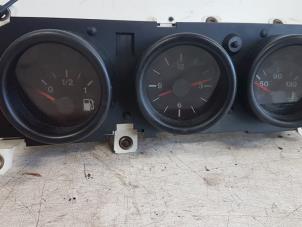Used Clock Alfa Romeo GTV Price on request offered by Autodemontagebedrijf Smit