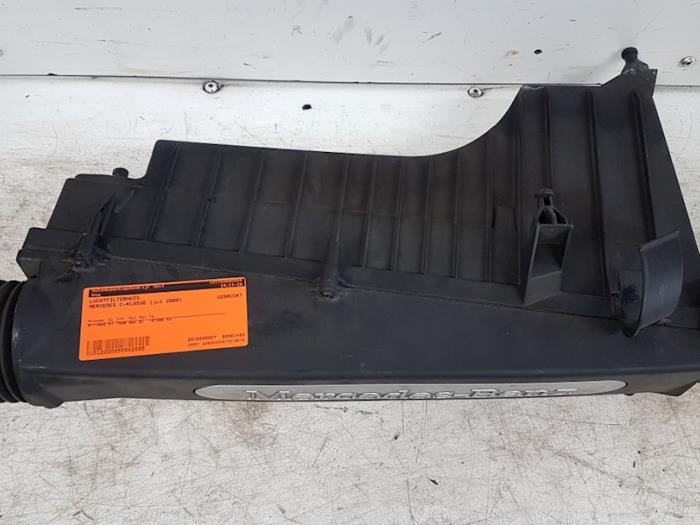 Begagnade Luftfilterhus Mercedes C (W203) 2.0 C-200K 16V Pris € 30,00 Marginaltabell erbjuds av Autodemontagebedrijf Smit