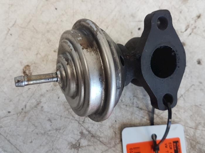 Usagé Valve RGE Volkswagen Transporter/Caravelle T4 1.9 TDI Prix € 30,00 Règlement à la marge proposé par Autodemontagebedrijf Smit