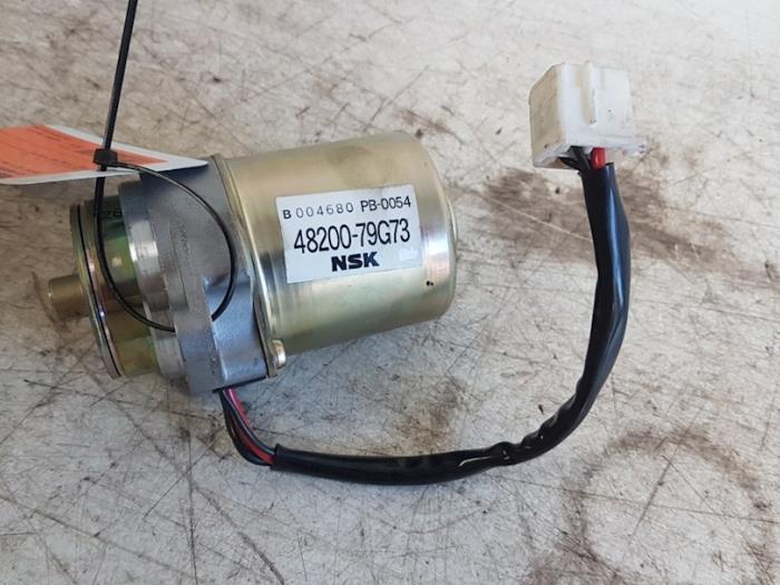 Usagé Pompe de direction Suzuki Alto (RF410) 1.1 16V Prix € 50,00 Règlement à la marge proposé par Autodemontagebedrijf Smit
