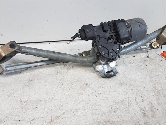 Wiper motor + mechanism Volkswagen Polo IV 1.2 12V - 6Q1955119A bsoch