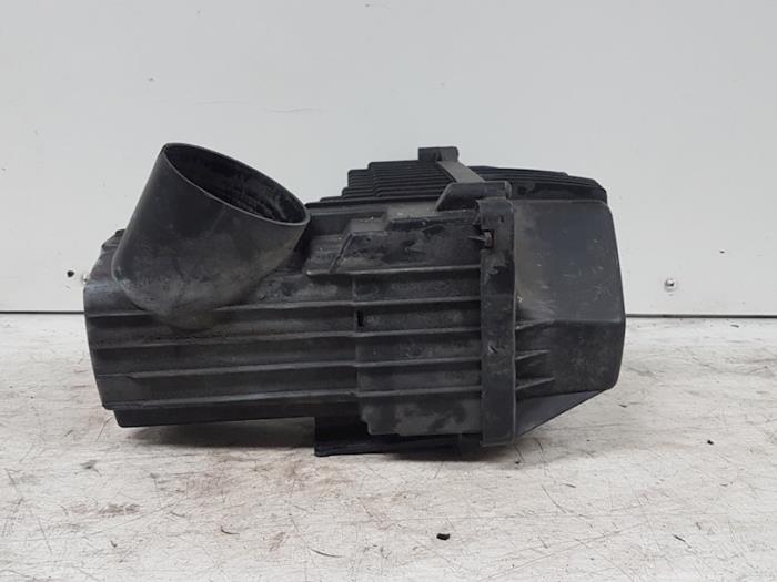 Begagnade Luftfilterhus Citroen C5 II Break (RE) 2.0 HDiF 16V Pris € 25,00 Marginaltabell erbjuds av Autodemontagebedrijf Smit