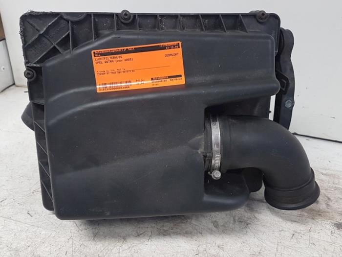 Begagnade Luftfilterhus Opel Astra H GTC (L08) 1.4 16V Twinport Pris € 20,00 Marginaltabell erbjuds av Autodemontagebedrijf Smit
