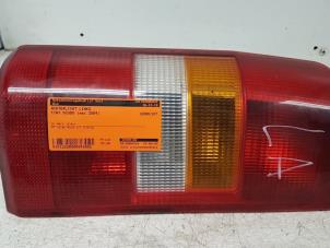 Używane Tylne swiatlo pozycyjne lewe Fiat Scudo (220Z) 2.0 JTD Cena € 25,00 Procedura marży oferowane przez Autodemontagebedrijf Smit