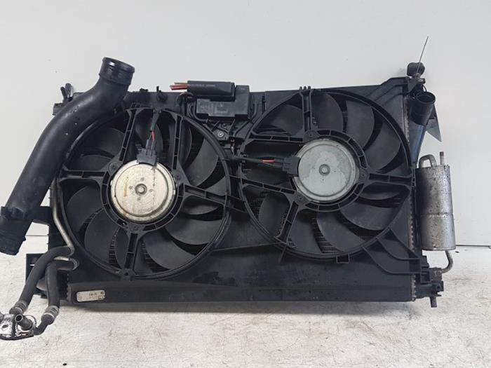 Usagé Radiateur Opel Vectra C 2.2 DTI 16V Prix sur demande proposé par Autodemontagebedrijf Smit