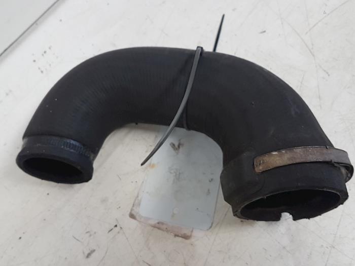 Gebrauchte Intercooler Schlauch Opel Vectra C 2.2 DTI 16V Preis € 25,00 Margenregelung angeboten von Autodemontagebedrijf Smit